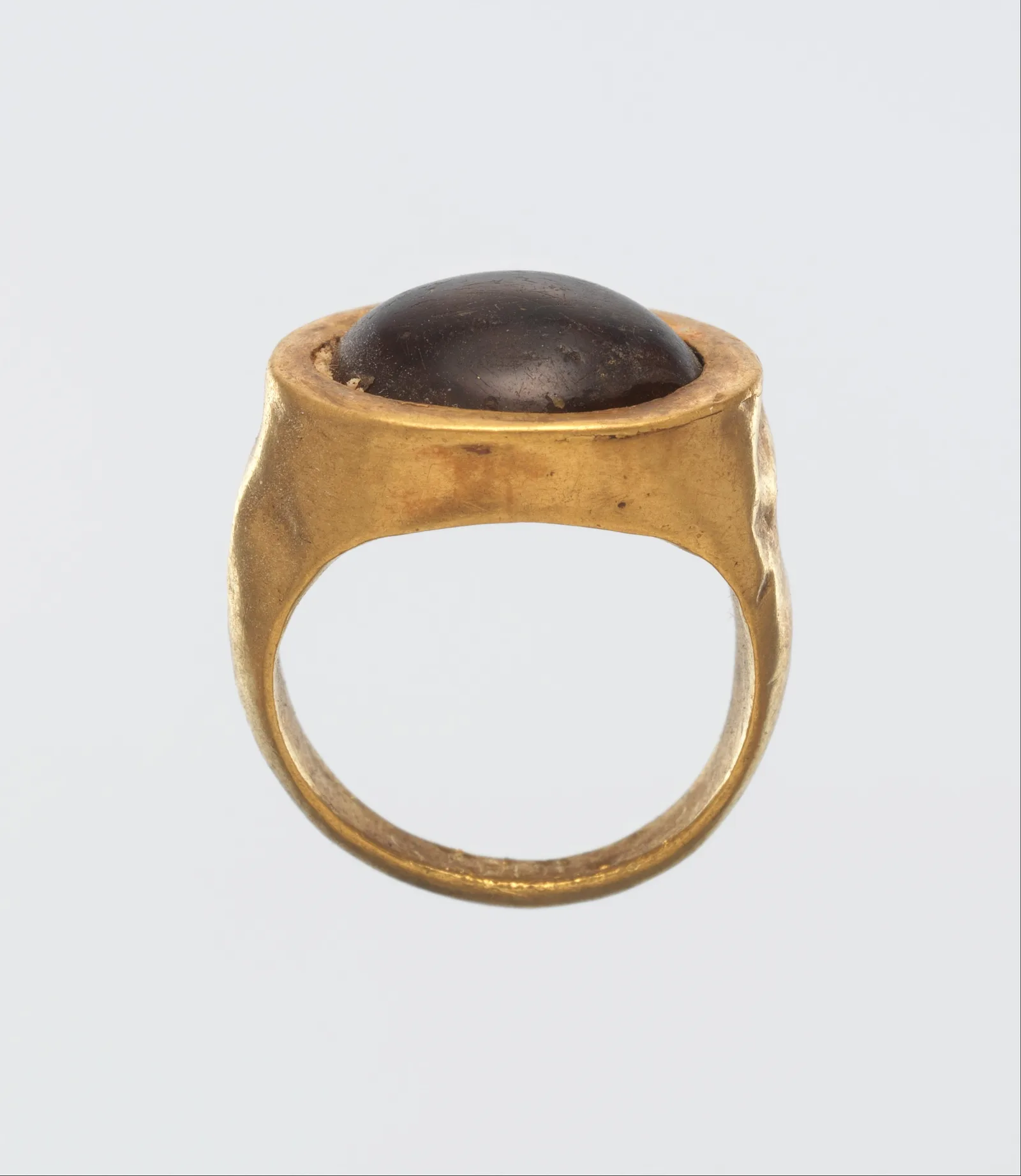 Anillo cóctel: el anillo grande como acento
