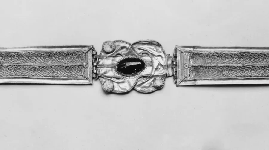 El nudo de Hércules y Heracles en las joyas: el nudo nupcial antiguo y su significado