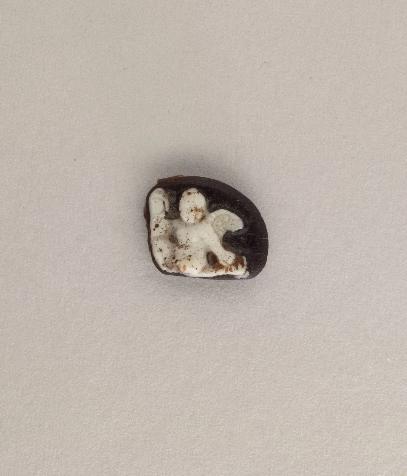Camafeo romano de vidrio con el Eros alado (Cupido)