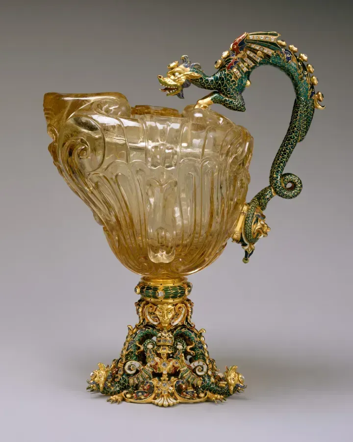 Jarra de cristal de roca ahumado con oro y esmalte, taller Miseroni, Praga