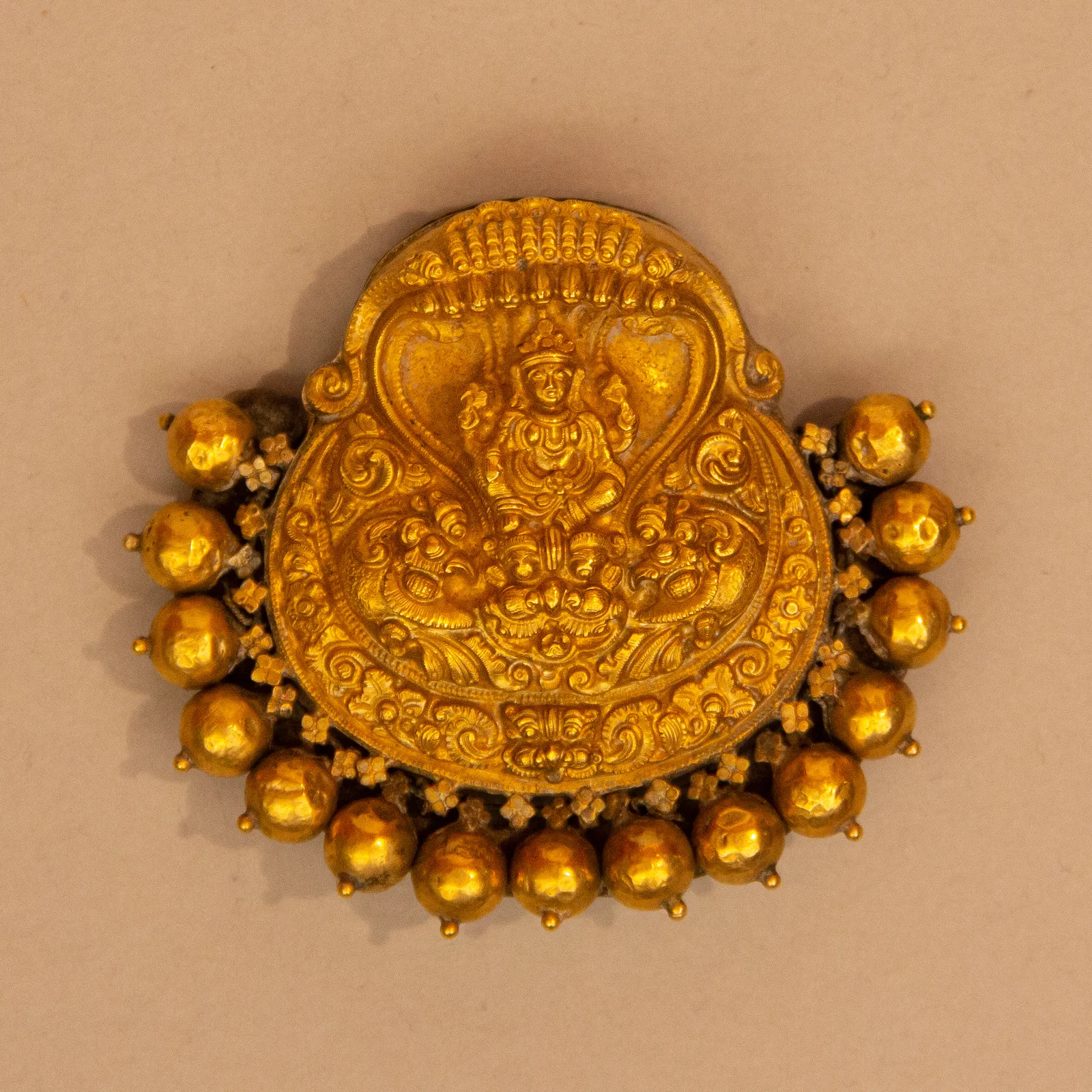 Adorno indio para el cabello de oro y plata, siglo XIX