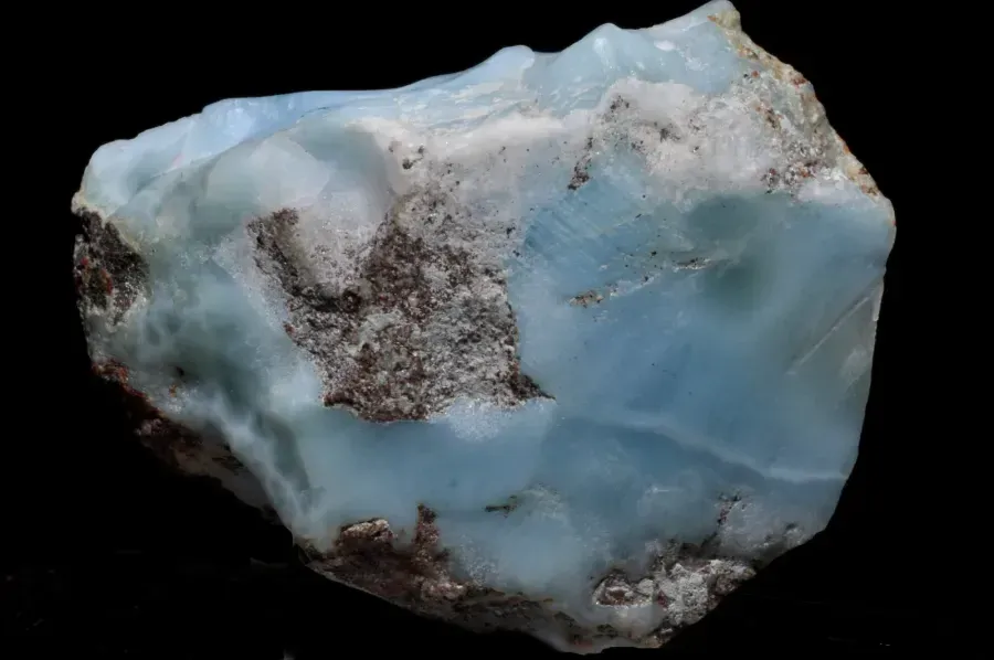Larimar: la piedra azul de la República Dominicana, significado, propiedades y joyas