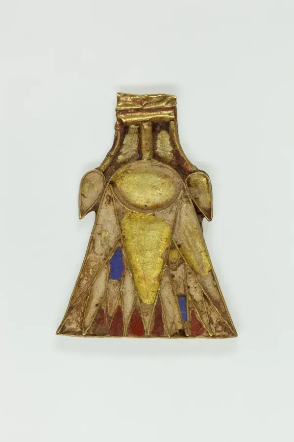 Colgante egipcio antiguo en forma de loto, oro, cornalina, vidrio azul, Reino Nuevo