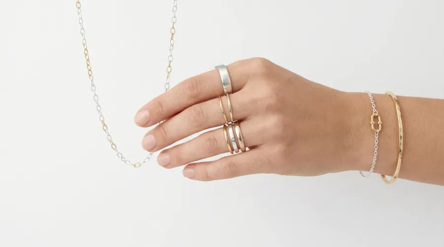 Mezclar metales en joyería: la guía completa