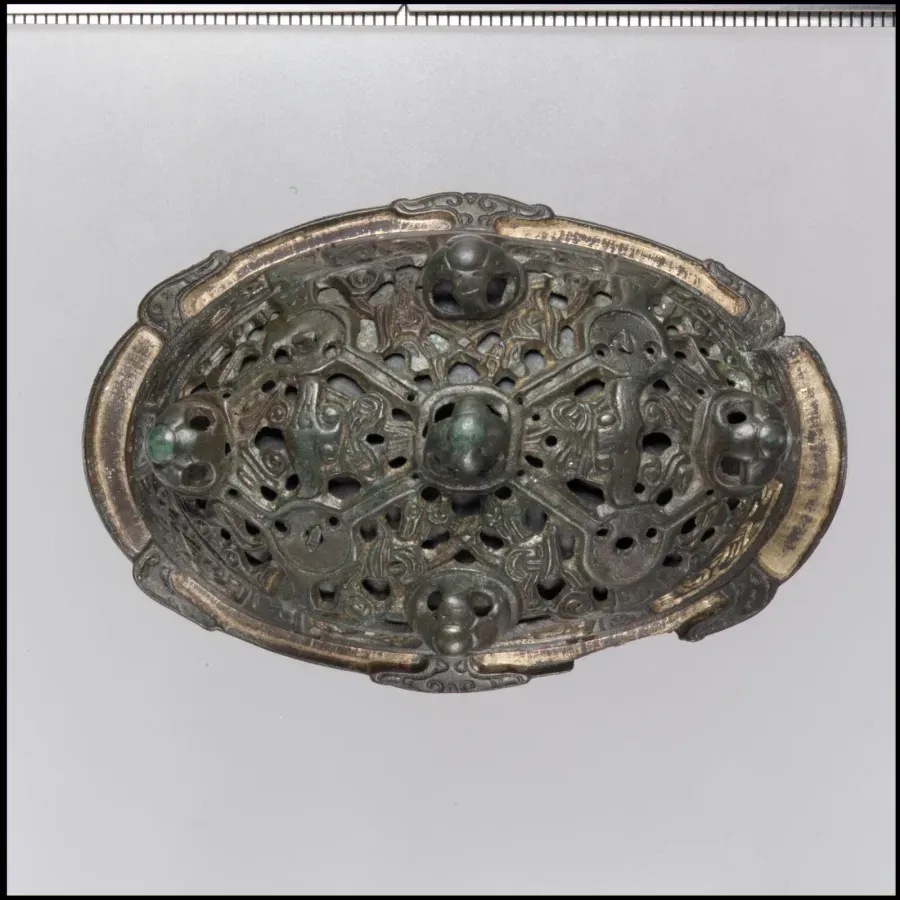 Broche oval vikingo de aleación de cobre, siglo X, Escandinavia