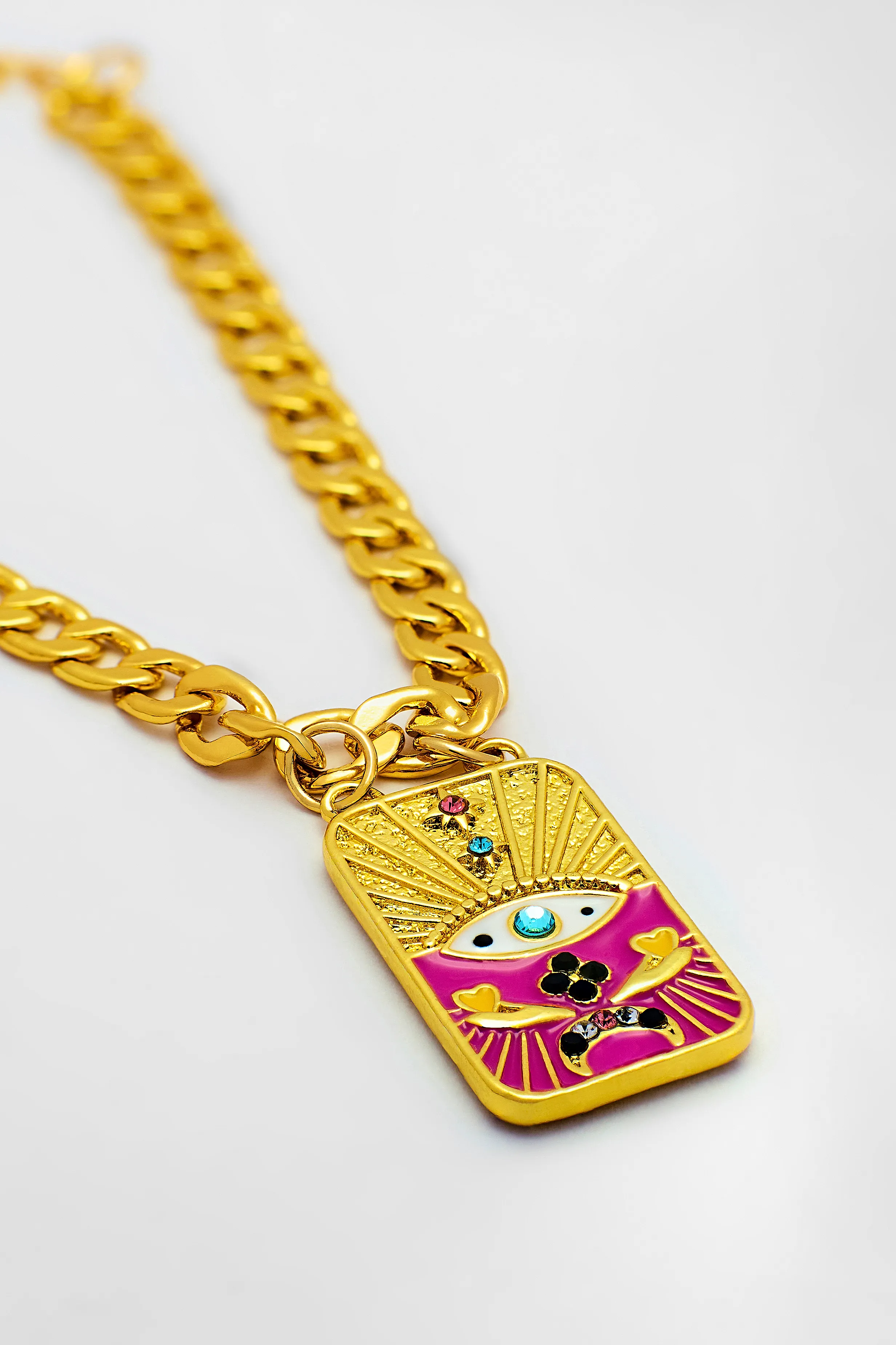 Nazar (ojo turco): significado, historia y cómo llevarlo