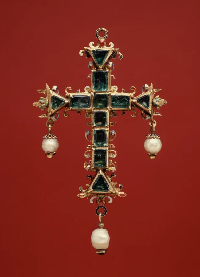Cruz colgante espanola con esmeraldas, epoca barroca