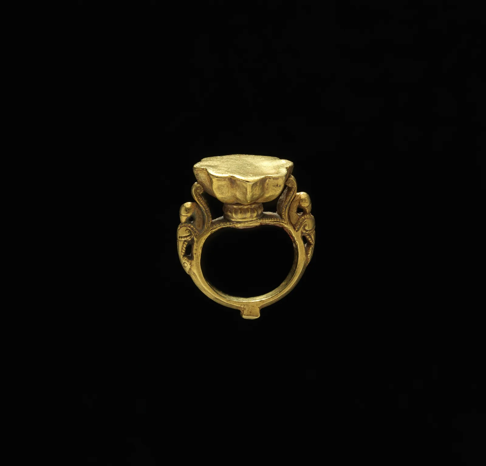 Joya para las bodas de oro: qué regalar por 50 años de matrimonio (2026)