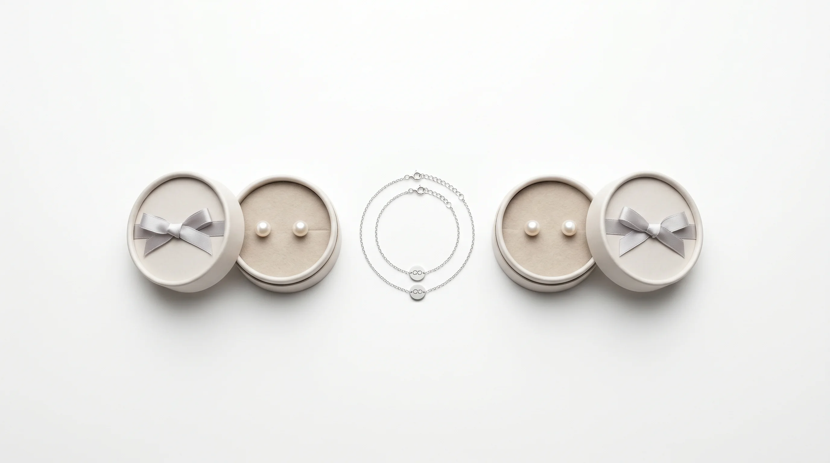Regalo para las damas de honor: joyas como símbolo de amistad y de su papel