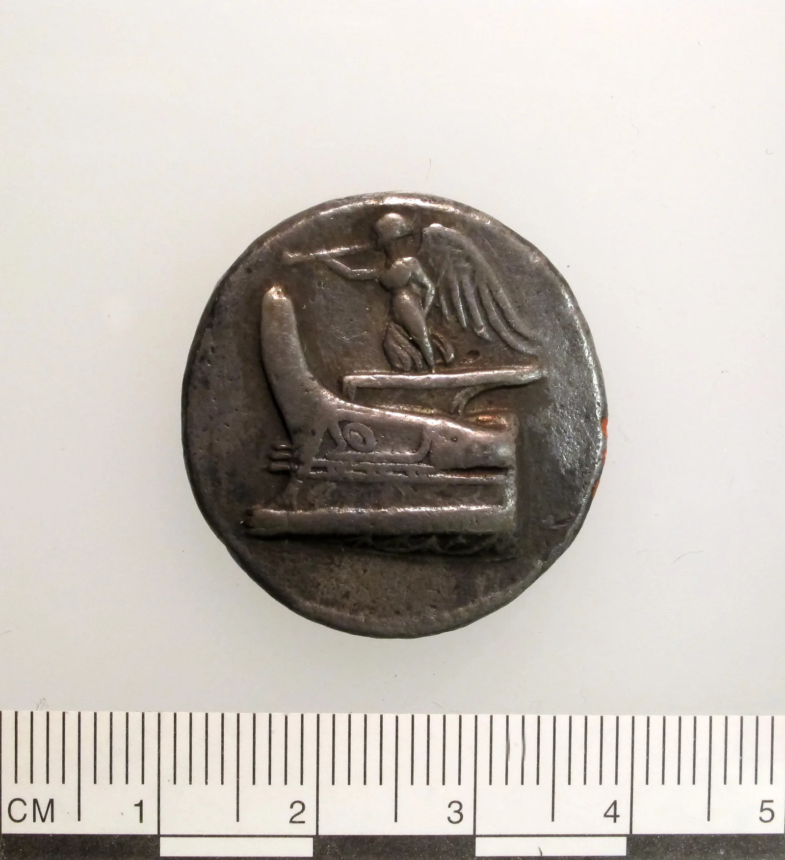 Tetradracma de plata de Demetrio Poliorcetes con la figura de Poseidón apoyado en el tridente, hacia el 300 a. C.