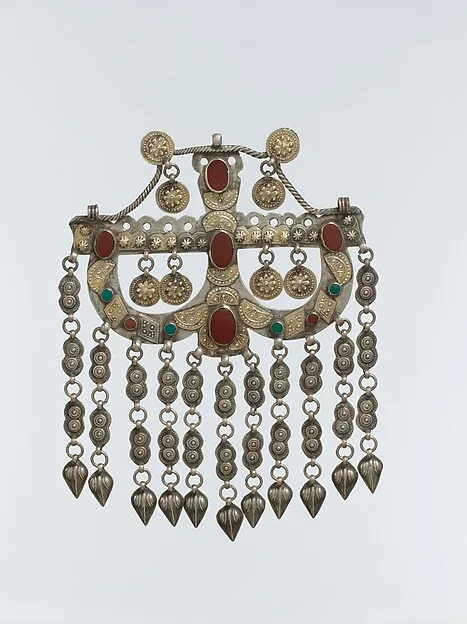 Adorno pectoral