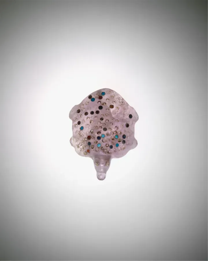 Amuleto egipcio antiguo en forma de tortuga, símbolo de regeneración