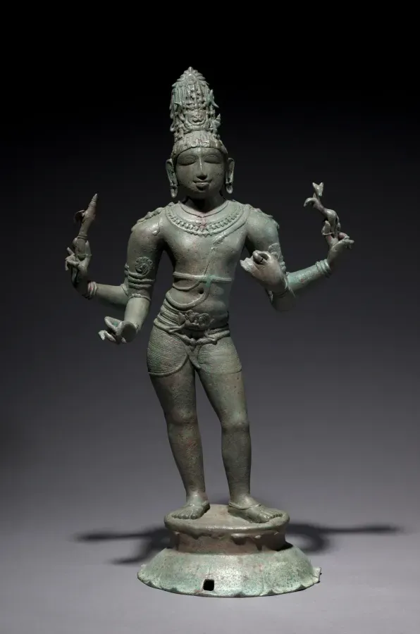 Figura de bronce de Shiva como Senor de la Musica de la epoca Chola con un tercer ojo en la frente, sur de la India