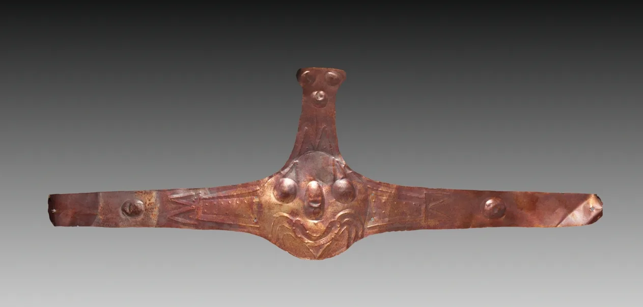 Ornamento para la frente colocado en el punto entre las cejas donde se sitúa el tercer ojo