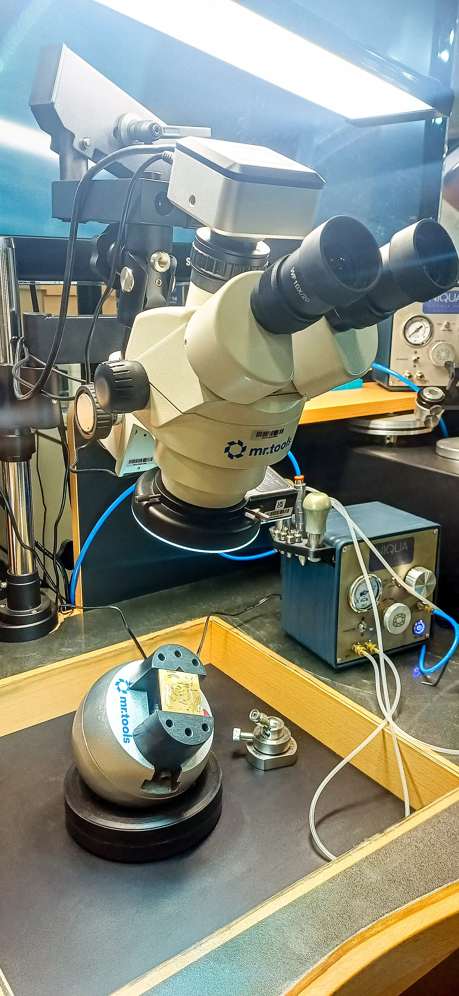 Microscopio binocular para engaste de piedras en Madridjoya 2025