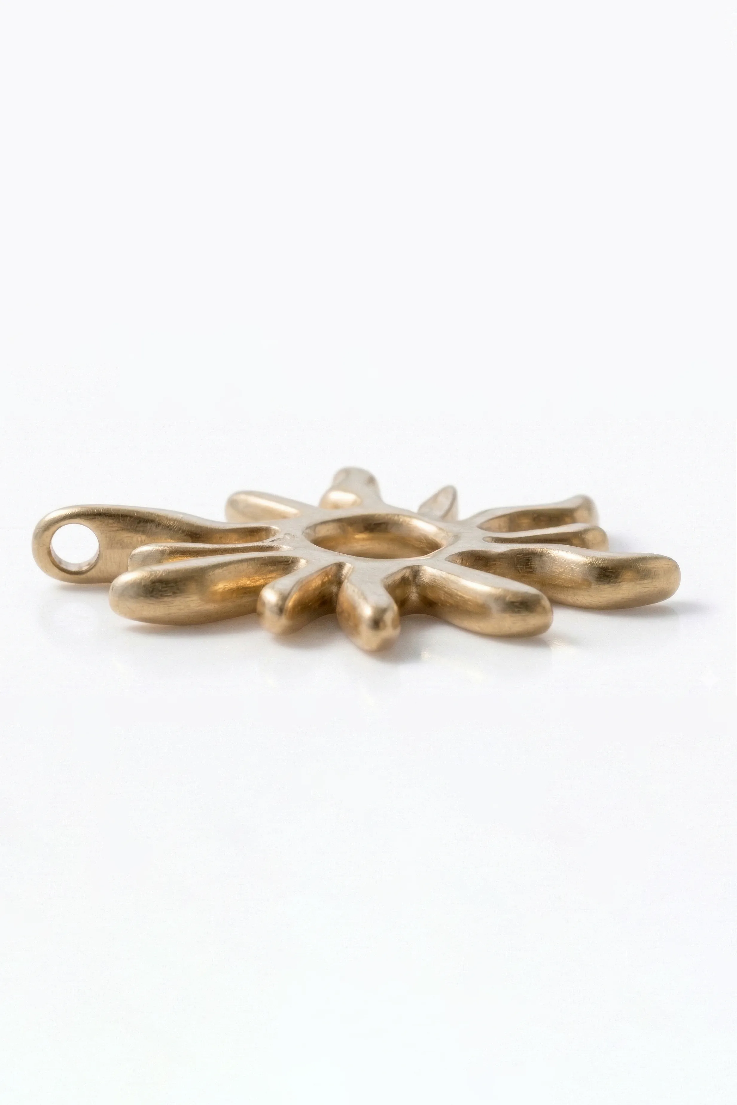 RADIANT SUN PENDANT GOLDEN превью 5