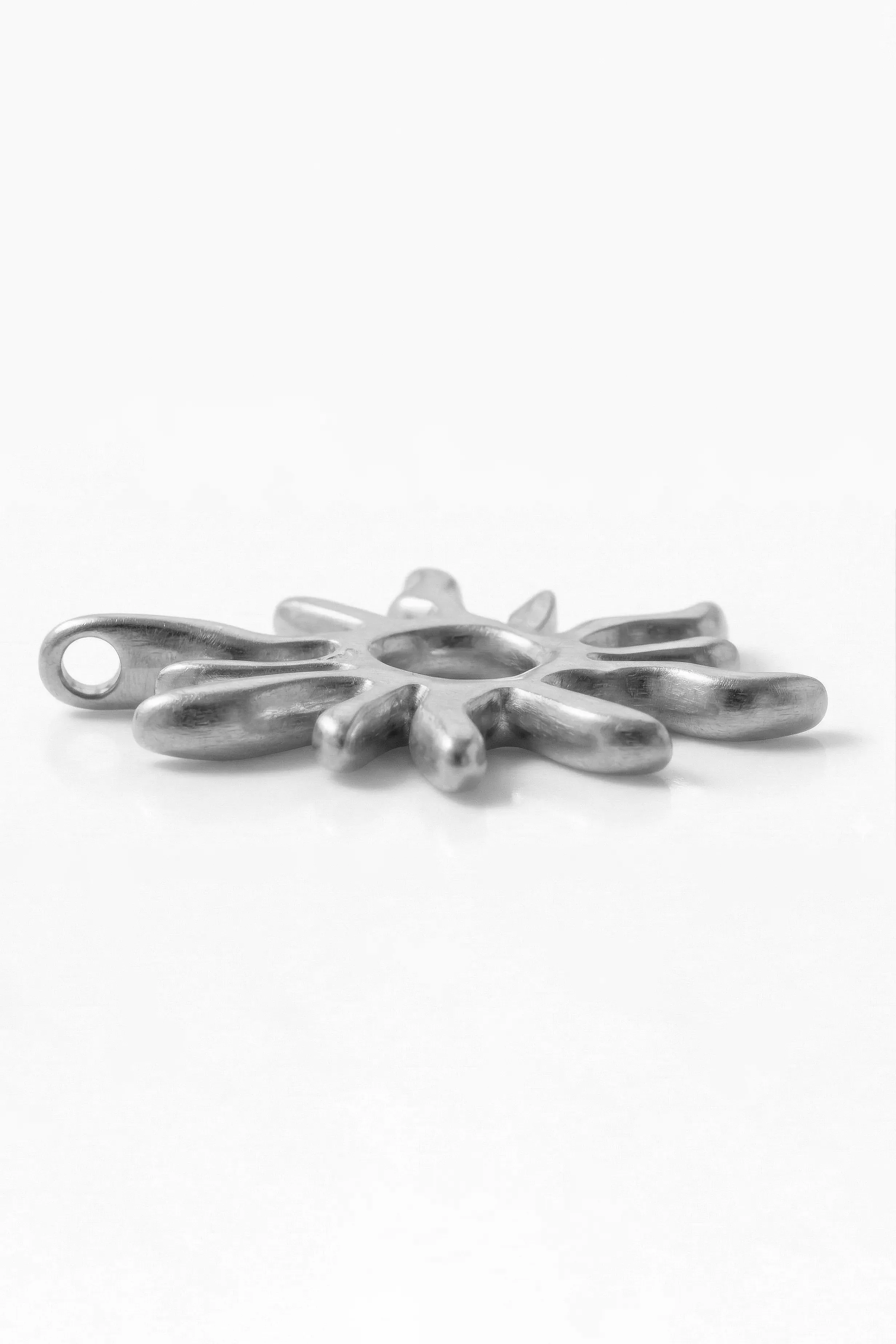 RADIANT SUN PENDANT SILVER-TONE превью 5